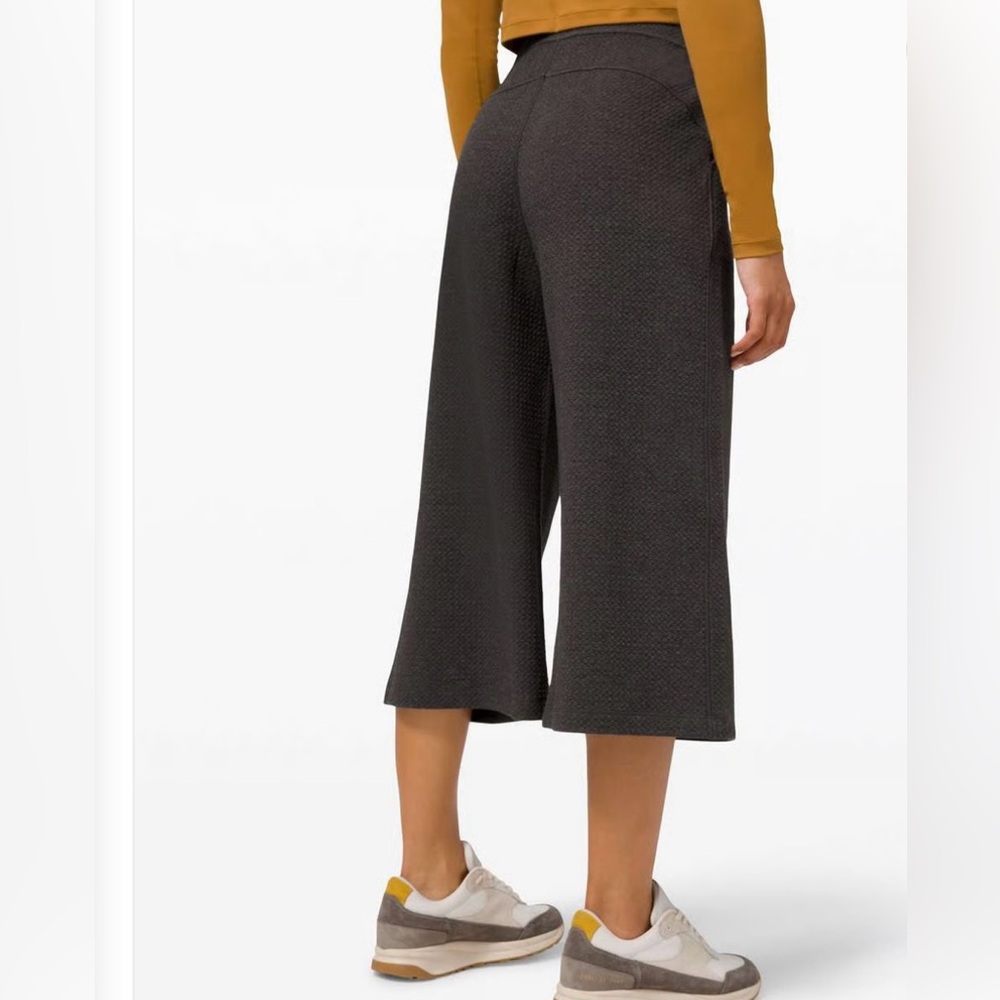 Lululemon can you feel the pleat charcoal textured wide leg crop pants